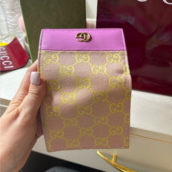 💜GUCCI💜 RARE Moire Calfskin Monogram Bi-Fold Card Case Lilac Yellow - Picture 5 of 10
